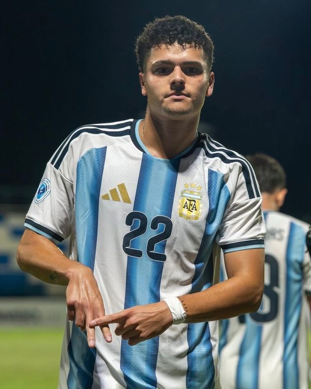 Benjamín Tapia Carpio, delantero de Belgrano.