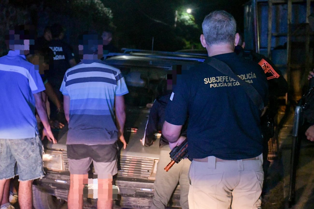 Operativos simultáneos en Córdoba: 66 detenidos y un amplio secuestro de vehículos, armas y cubiertas
