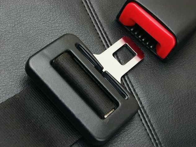 Antes de viajar: qué revisar en el cinturón de seguridad para evitar accidentes.