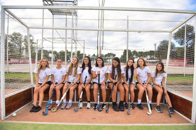  La camada 2009 de hockey del Jockey CC viajó al Valle de las Lágrimas y se convirtió en el primer equipo de mujeres de Córdoba en realizar la travesía. 