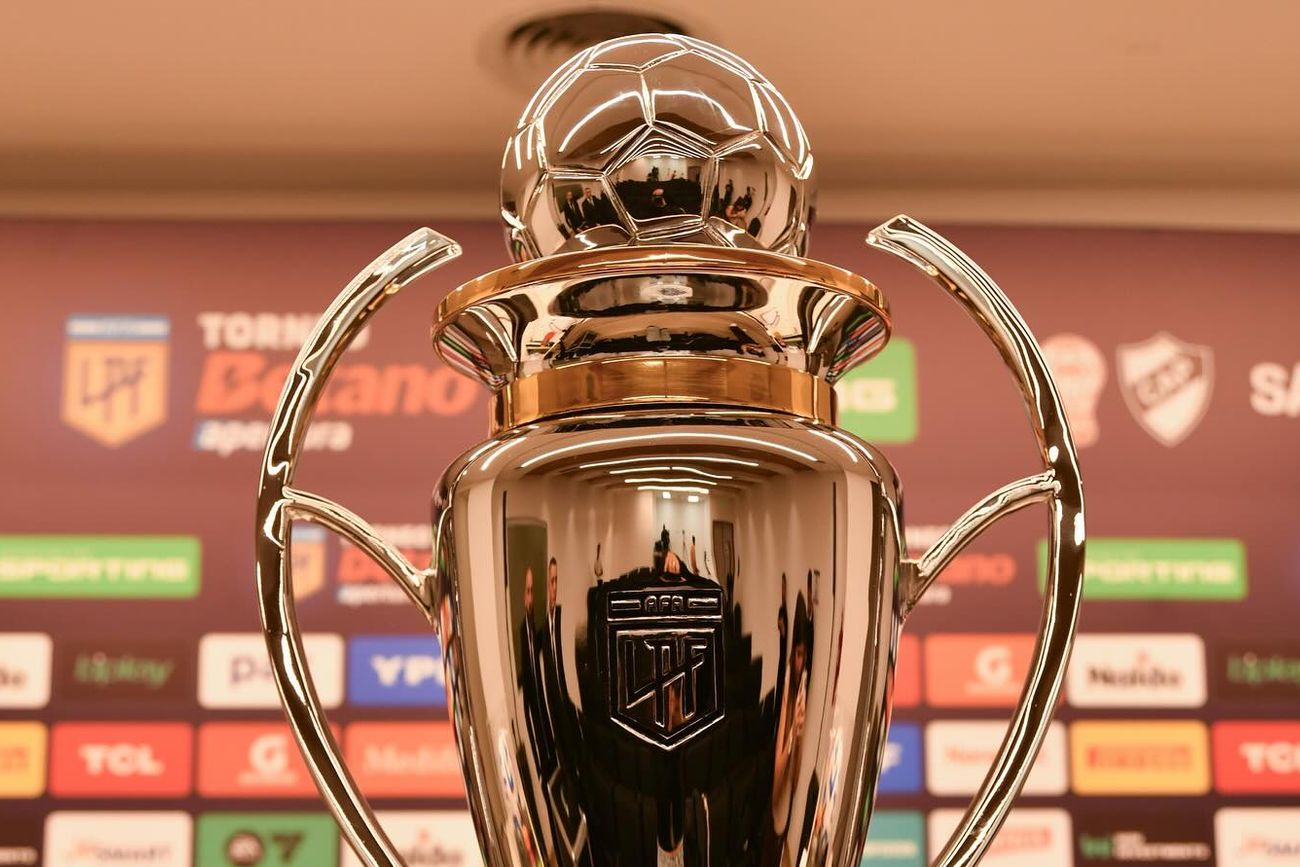El trofeo de la Liga Profesional.