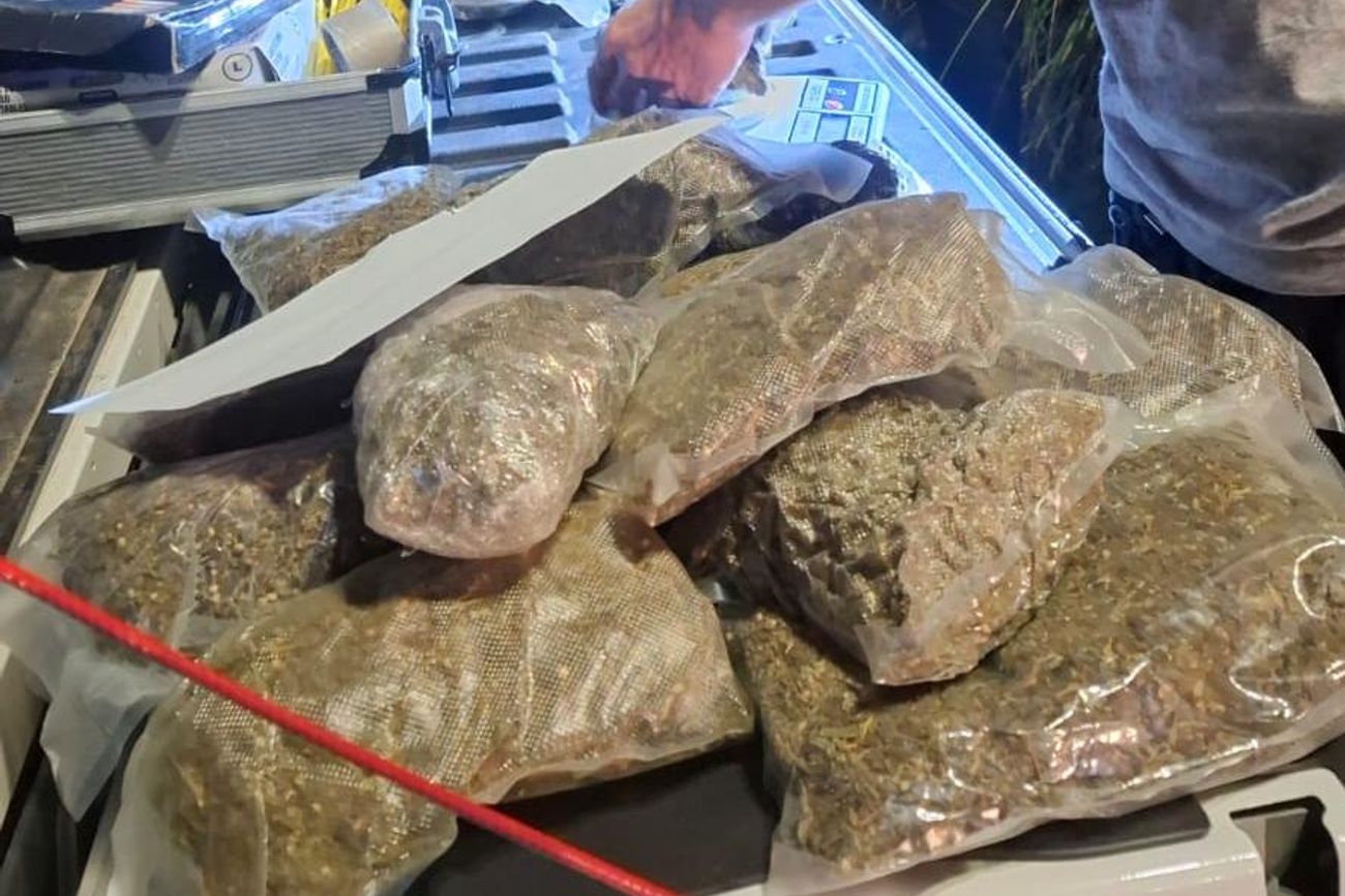 Operativo de la Caminera con secuestro de las drogas. (Policía)