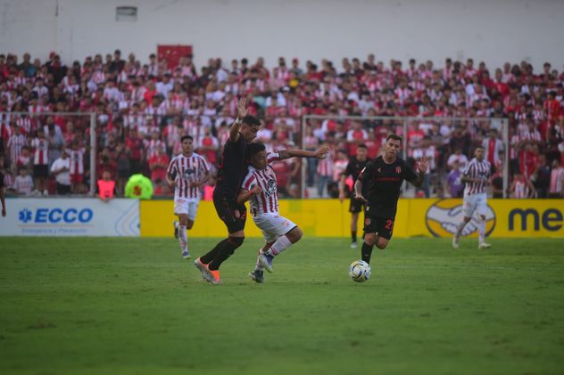 Instituto vs. Estudiantes de La Plata, en Alta Córdoba.