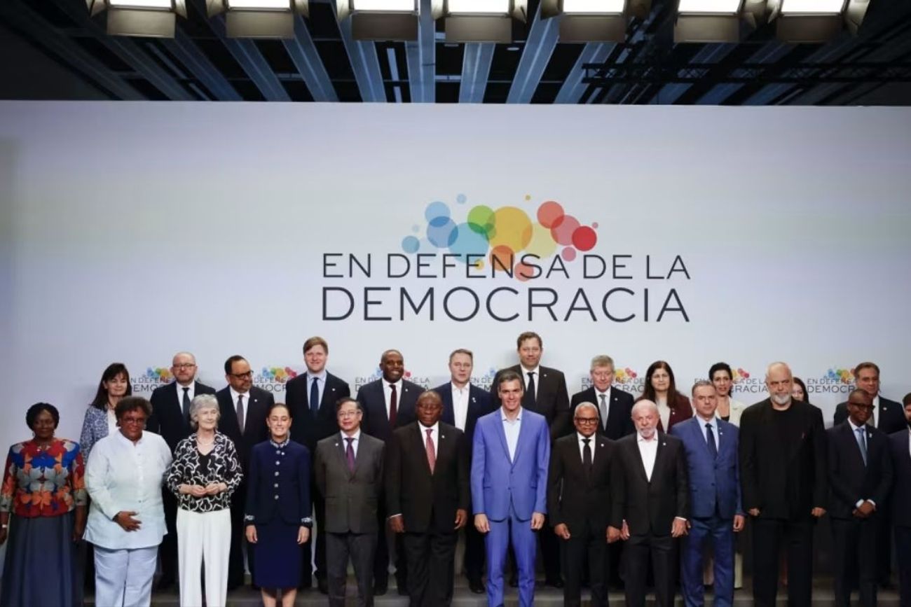 “En defensa de la democracia”: líderes progresistas se reúnen y sellan una alianza internacional