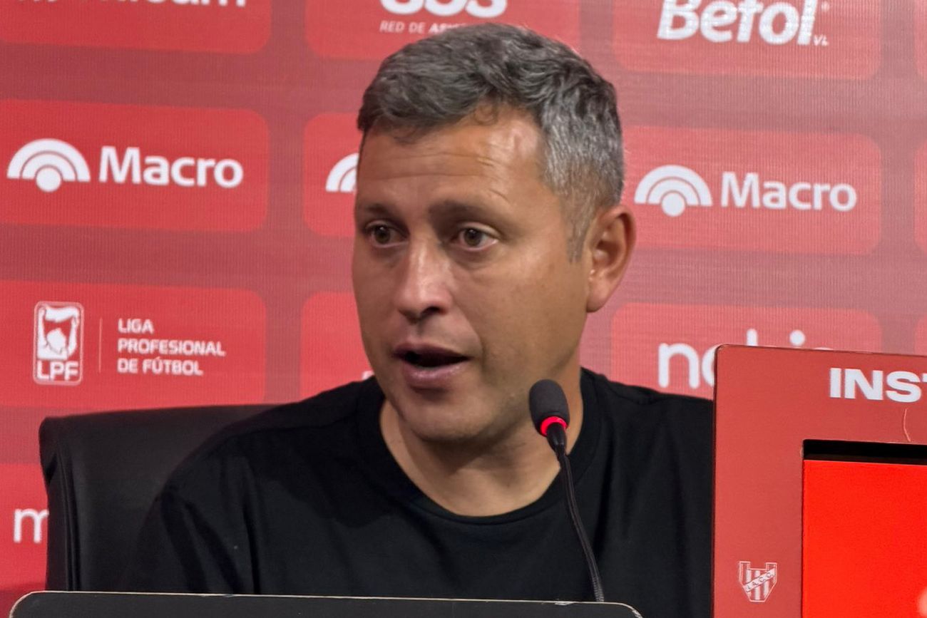 Diego Flores, DT de Instituto.