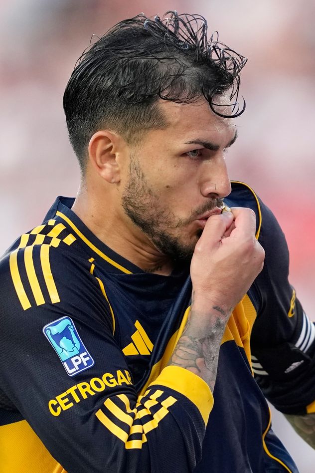 Festejo de Leandro Paredes por marcar el 1-0 de Boca ante River en el Monumental. 
