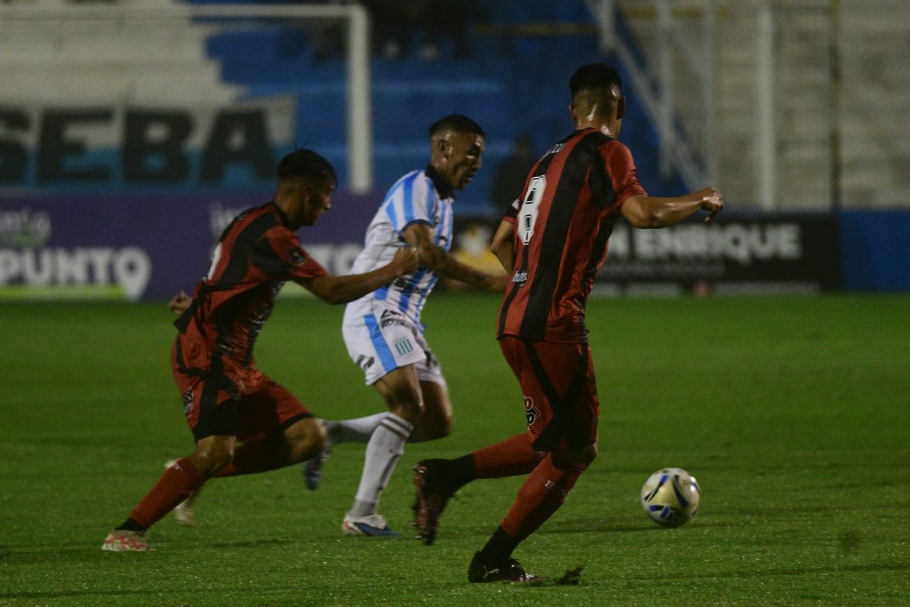 Racing recibió a Defensores de Belgrano en la primera Nacional. 