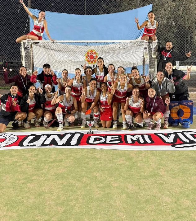 Universitario es campeón del Campeonato Regional de Clubes E. 