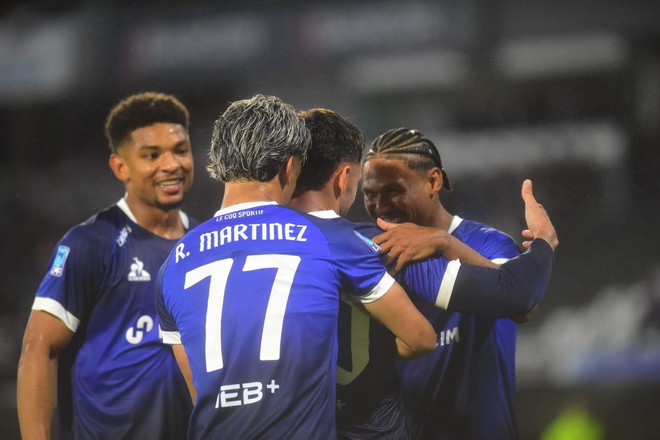 Augusto Schott marcó el 2-0 de Talleres ante Riestra en el Kempes por el Torneo Apertura 2026. Talleres un poder de gol variado.