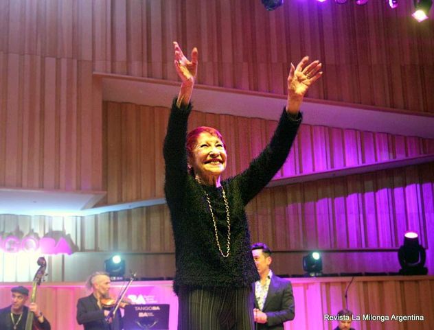 María Nieves.