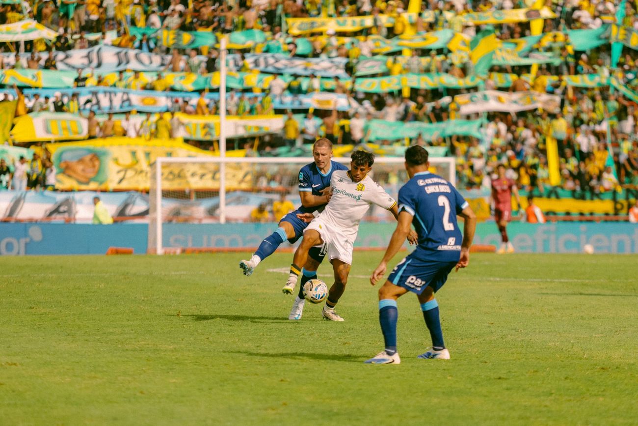 Aldosivi y Racing se enfrentaron en Mar del Plata por el Torneo Apertura 2026. 