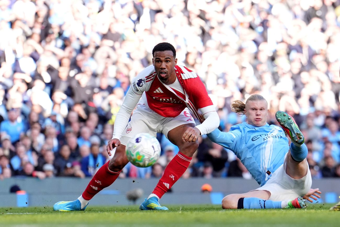Haaland marcó un gol clave para Manchester City ante Arsenal.