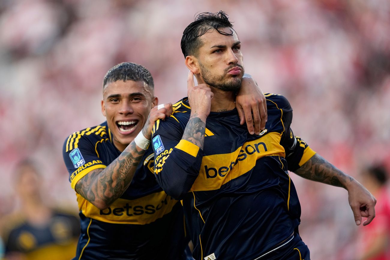 Festejo de Leandro Paredes por marcar el 1-0 de Boca ante River en el Monumental. 