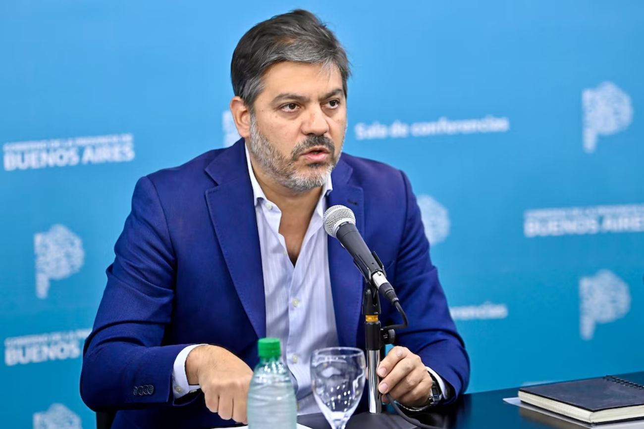 Operaron de urgencia en Barcelona a Carlos Bianco, ministro de Gobierno de Axel Kicillof