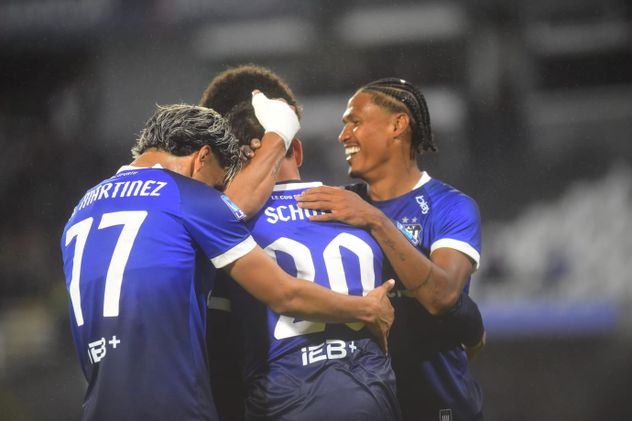 Augusto Schott marcó el 2-0 de Talleres ante Riestra en el Kempes por el Torneo Apertura 2026.