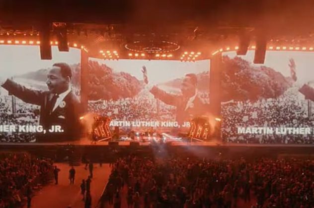 Los mensajes de The Strokes durante su segundo show en el Coachella 2026. (Capturas de YouTube)