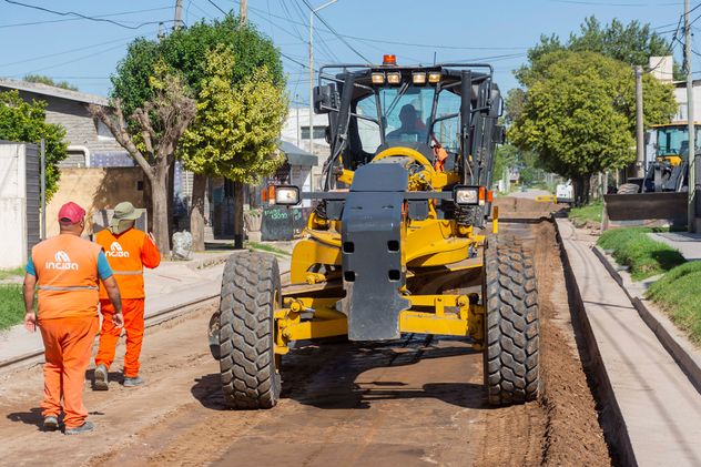 De esta manera, el Gobierno local y la Provincia de Córdoba continúan avanzando en lo que respecta a este importante plan de infraestructura, que busca optimizar la conectividad, favorecer la circulación y acompañar el crecimiento urbano de Río Cuarto.