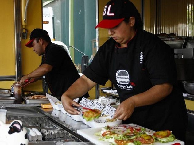 Sueldos en comida rápida mayo 2026: cuánto cobra cada puesto con aumento.