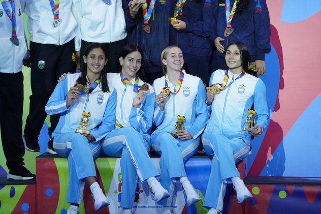 Malena Santillán, oro en relevo 4x100 en los Juegos Sudamericanos de la Juventud Panamá 2026.