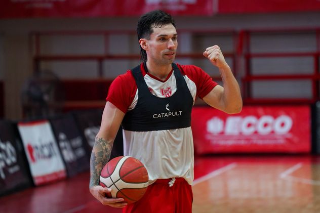 El capitán Leandro Vildoza sigue en Instituto.