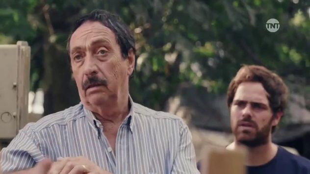 Luis Brandoni y Peter Lanzani en "Un gallo para Esculapio" (2017)