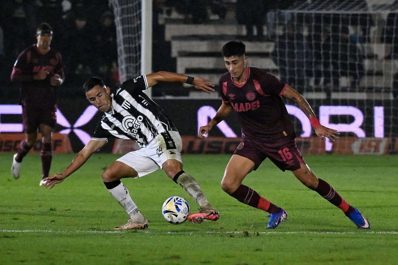 Gimnasia de Mendoza recibió a Lanús este lunes.