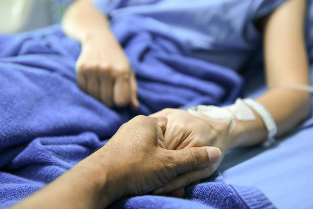 La semana pasada, en Uruguay se reglamentó la ley que regula la muerte médicamente asistida en ese país.