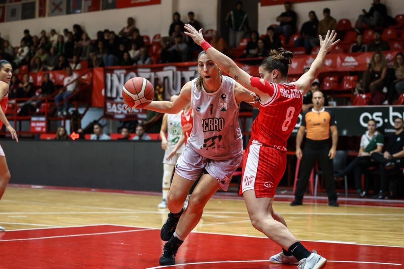 Instituto no pudo con el poderío de Ferro, campeón del Apertura, en el inicio de los cuartos de final de la Liga Femenina Nacional. (Prensa Instituto)
