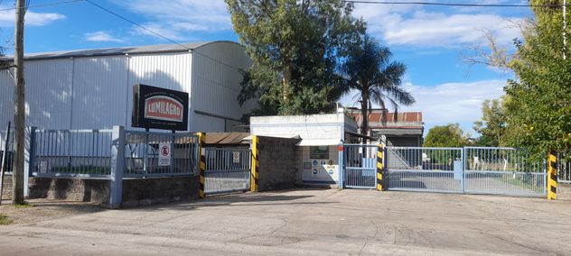 Planta industrial de Lumilagro en Buenos Aires.