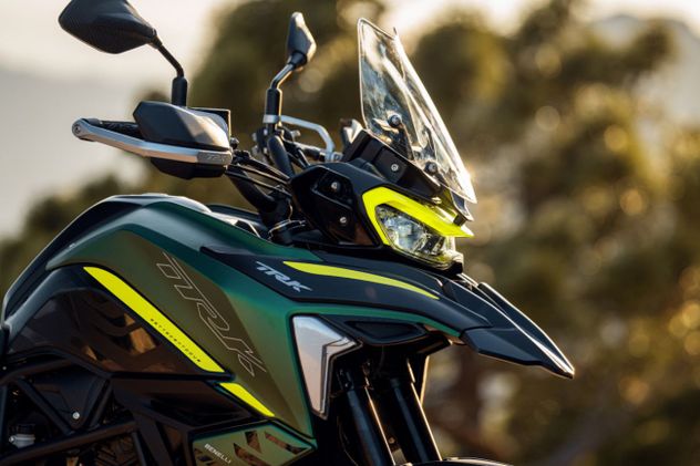 Benelli TRK702 preparada para la aventura.