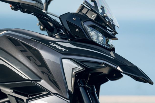 Benelli TRK702 preparada para la aventura.