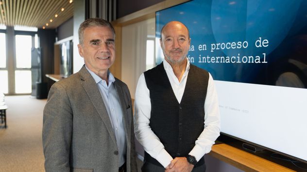 COMERCIO EXTERIOR. Marcelo Elizondo, experto en negocios internacionales, junto a Marcelo Bechara, presidente de la Cámara de Comercio Exterior de Córdoba. (Gentileza Cacec)