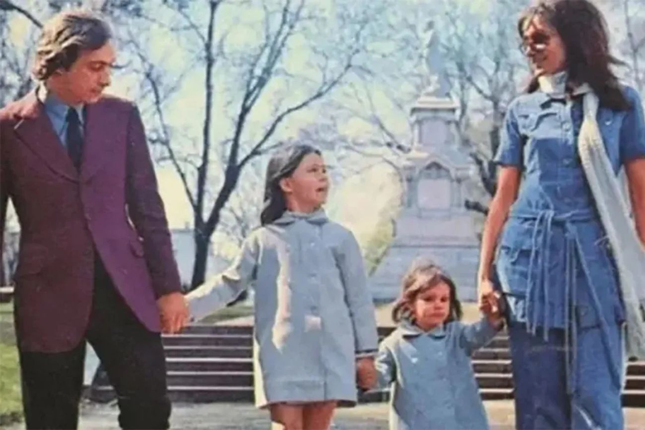 Fruto de la relación entre Luis Brandoni y Marta Bianchi, sus dos hijas construyeron trayectorias propias en la psicología, la comunicación y los negocios, siempre con un perfil bajo.