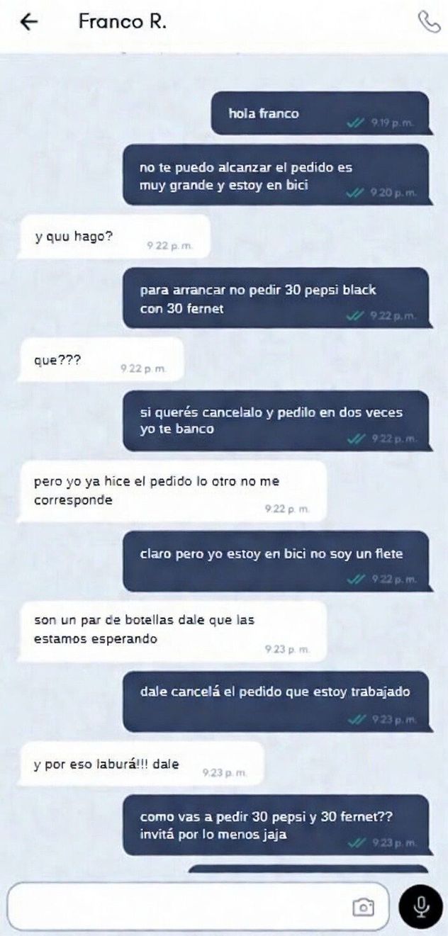 Pidió 30 fernet y 30 gaseosas a un repartidor en bici y el chat es viral: No soy un flete