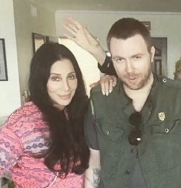 Cher y su hijo.