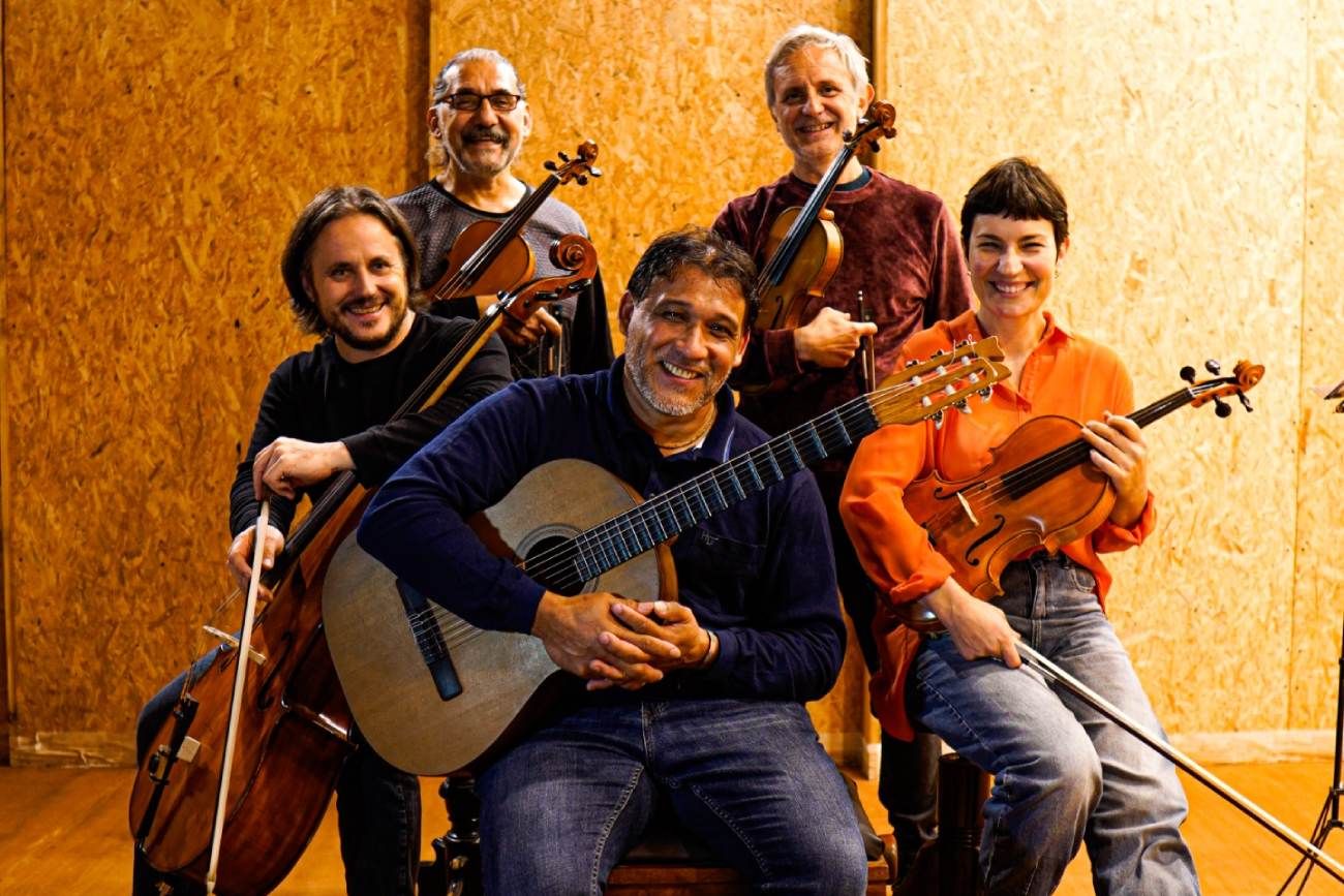 Cuarteto Magnolia y Fernando Morales, en un reciente ensayo de cara a "Música Inmortal". (Prensa MI)
