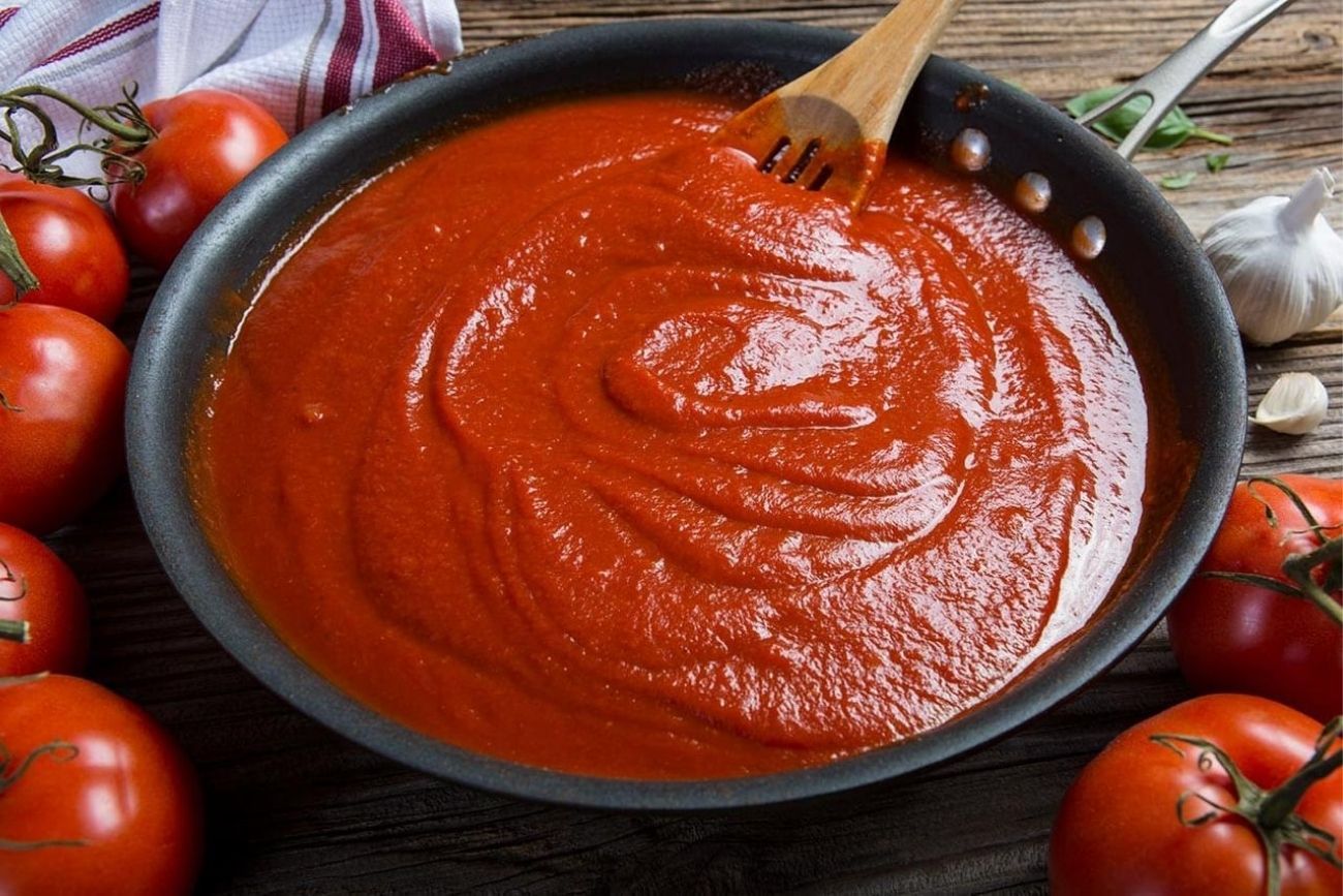 Cómo hacer salsa de tomate sin acidez: el truco natural que usan en Italia