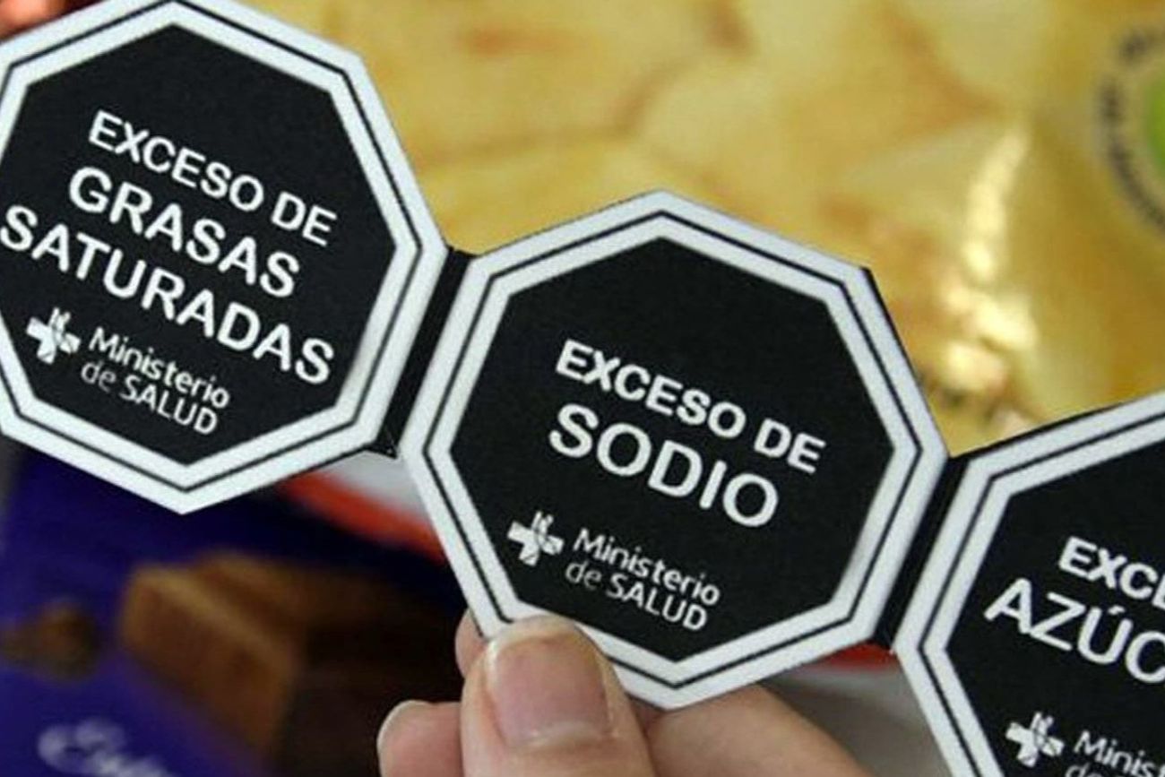 Más de 300 organizaciones rechazan la posible derogación de la ley de etiquetado frontal