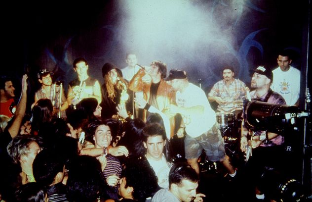 Los Fabulosos Cadillacs en el Teatro Griego del Parque Sarmiento, con el público dando un paso adelante. (La Voz/ Archivo)