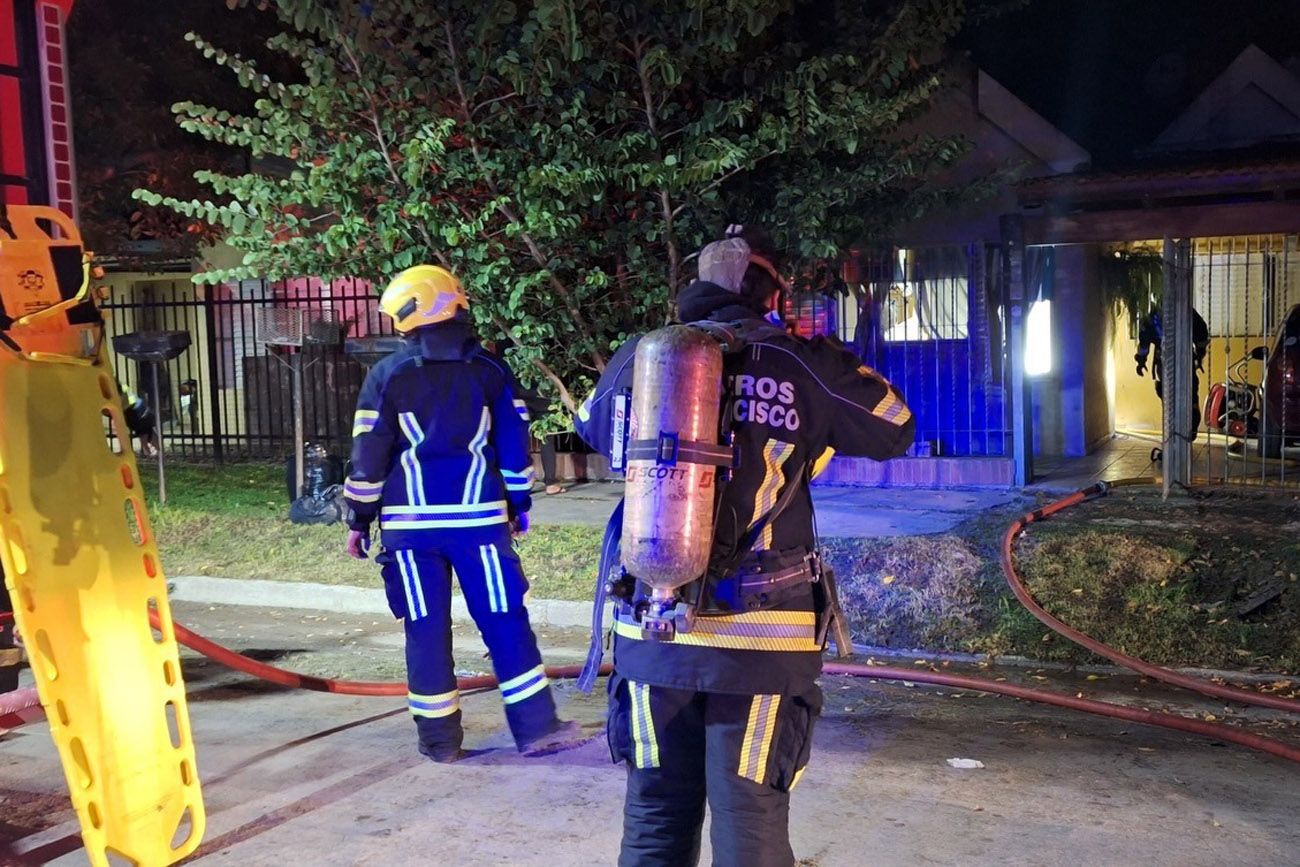 Una mujer falleció en un incendio en una casa en San Francisco. 