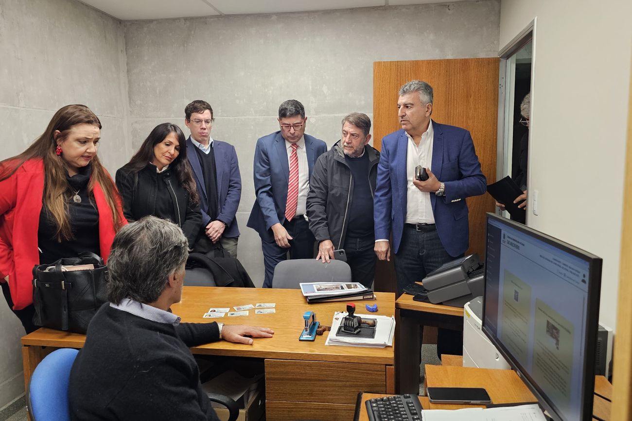 Legisladores juecistas presentaron una denuncia por contrataciones del Ministerio de Educación.