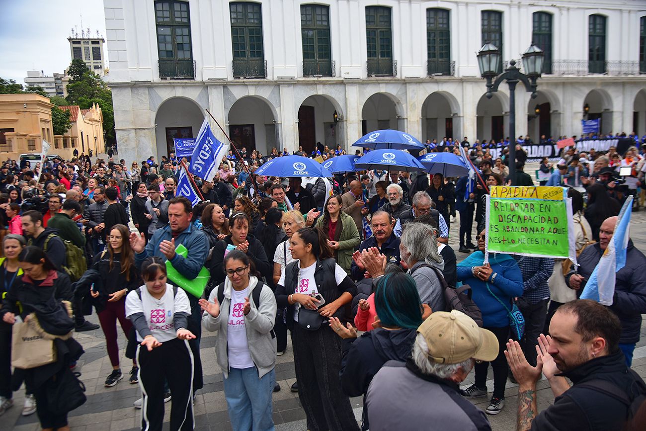 Marcha del sector de la discapacidad en repudio al proyecto de ley del Gobierno nacional.
