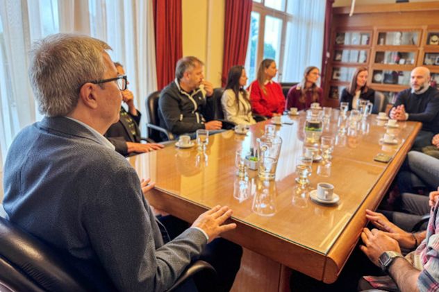 Autoridades de la Universidad Nacional de Córdoba (UNC) y la Fundación Banco de Alimentos Córdoba sellan el convenio marco de colaboración mutua
.