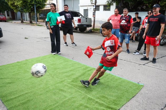 Entretenimiento para la familia albirroja en la previa del partido. 