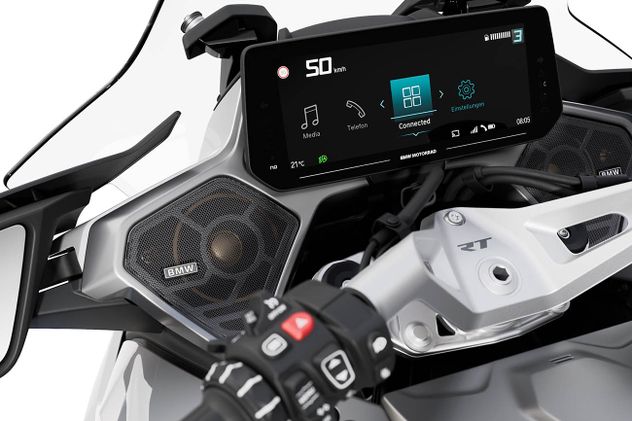 Toda la gama de la BMW R 1300 RT incluye la suspensión electrónica con ajuste dinámico.