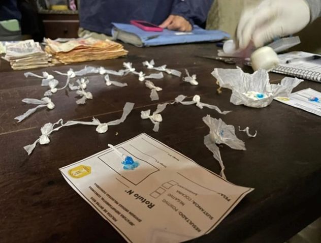 Impactante operativo para detener a una mujer que intentó comprar a dos niños de 1 y 4 años para solicitar la prisión domiciliaria.