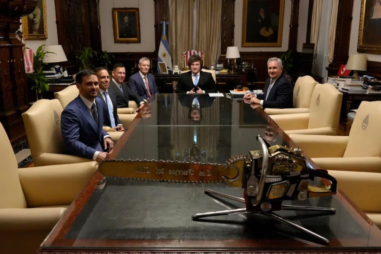 Milei y el canciller Quirno recibieron a Peter Thiel y su delegación en Casa Rosada.