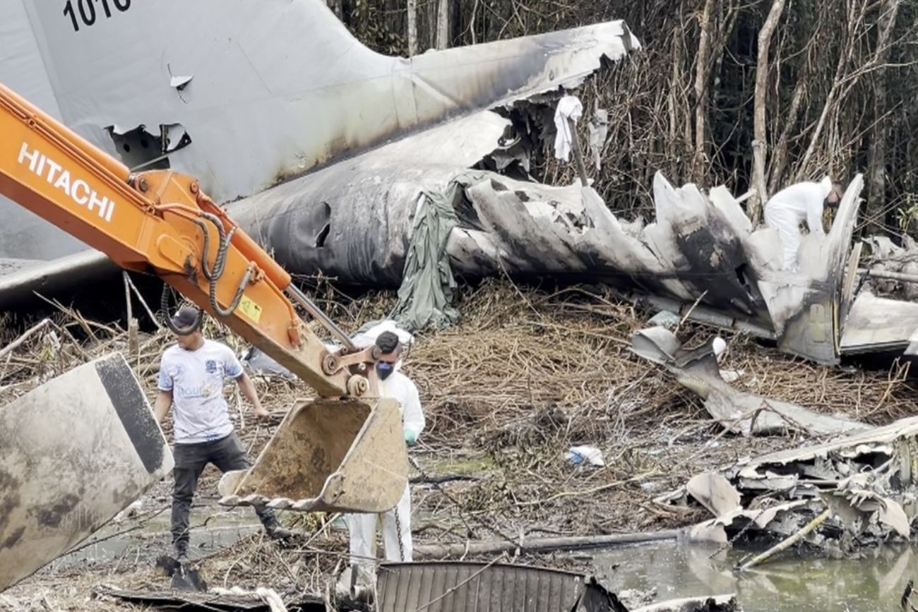 Qué pasó con el avión militar que se estrelló en Colombia