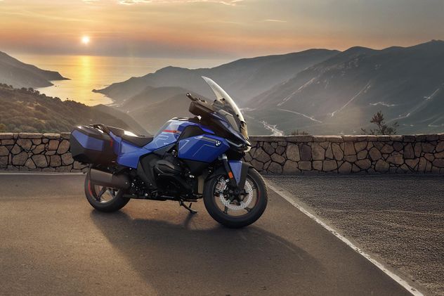 La BMW R 1300 es una moto pensada para viajar, con todo el confort, las prestaciones, la tecnología y el equipamiento de los mejores productos de BMW Motorrad.