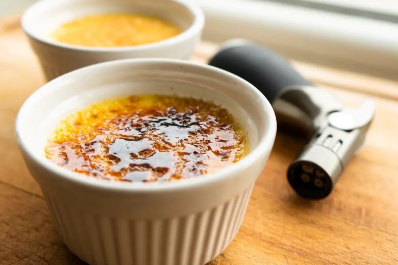Cómo preparar crème brûlée al estilo argentino ¡con dulce de leche!